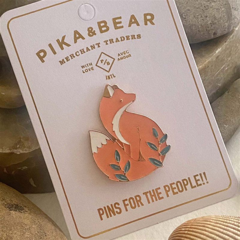 Celeste Handsome Sitting Fox Lapel Pin